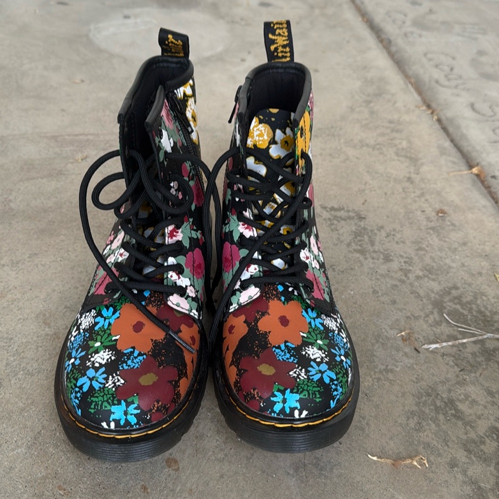 Dr. Marten boots, floral